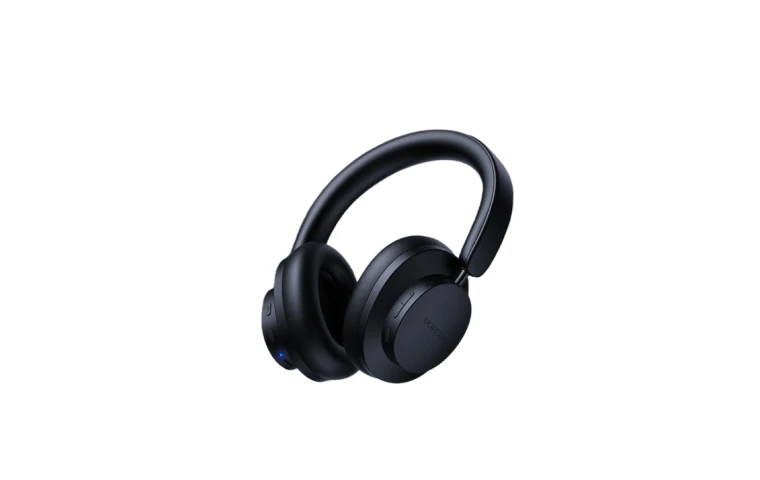 Headphones before and after product background removal overlay